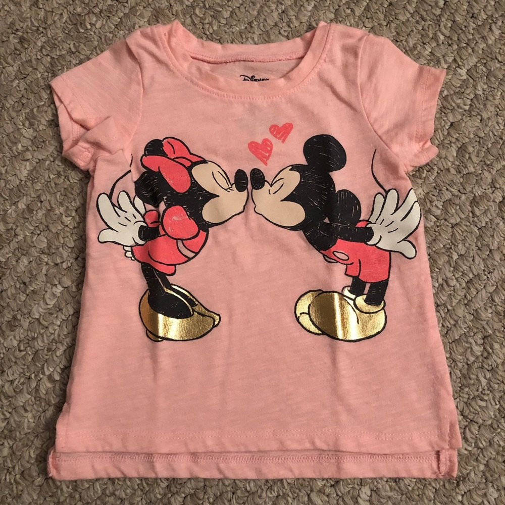 ❤️ 4/$20 NWOT Minnie & Mickey Mouse Kiss T-Shirt